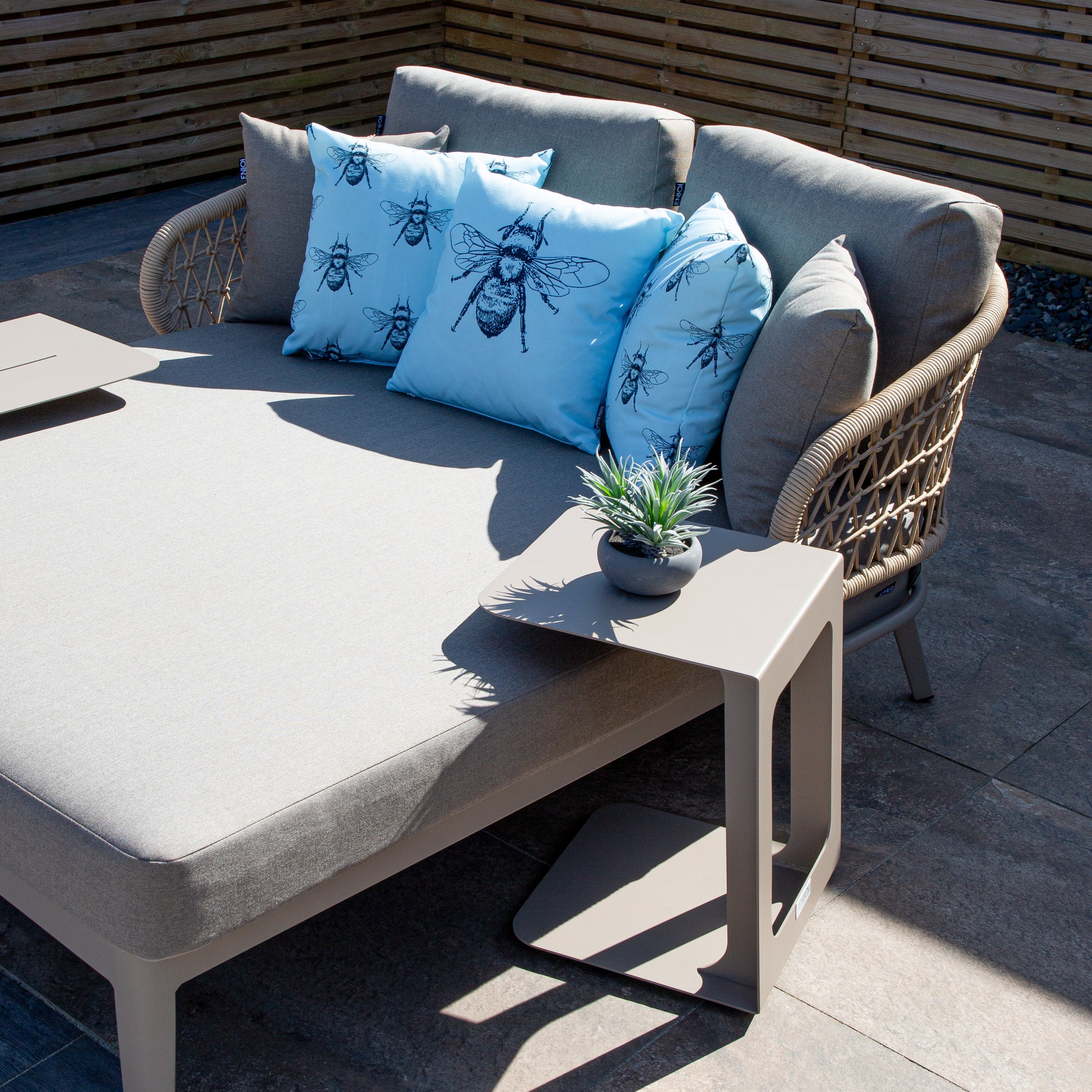 ENJOi Sydney Daybed with side table